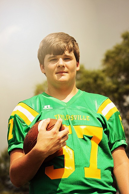 大胜布莱顿后反超利物浦，今年的英超联赛看来还是曼城的！.